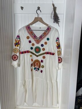 Embroidered White Boho V-Neck Midi Dress with Multicolor Floral Motifs